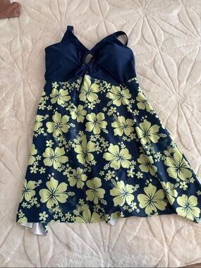 HANNA NIKOLE one piece swimsuit size 12